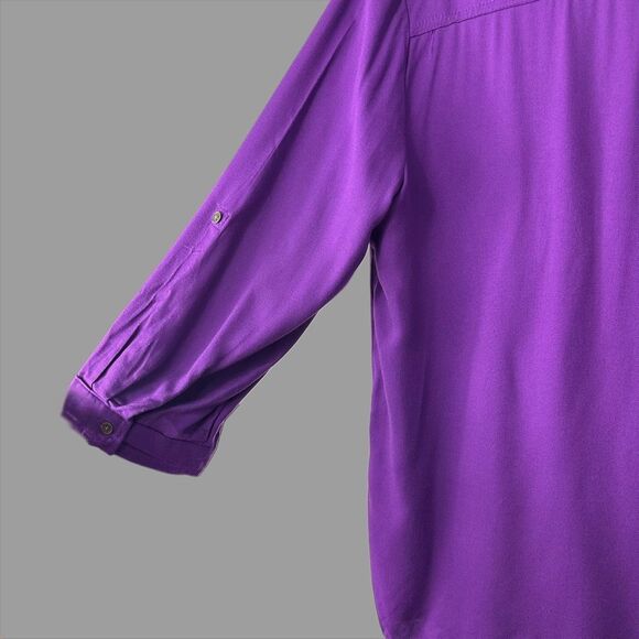 St. John’s Bay Collar and Button V-Neck 3/4 Sleeve Blouse - Women’s Large - Picture 7 of 7